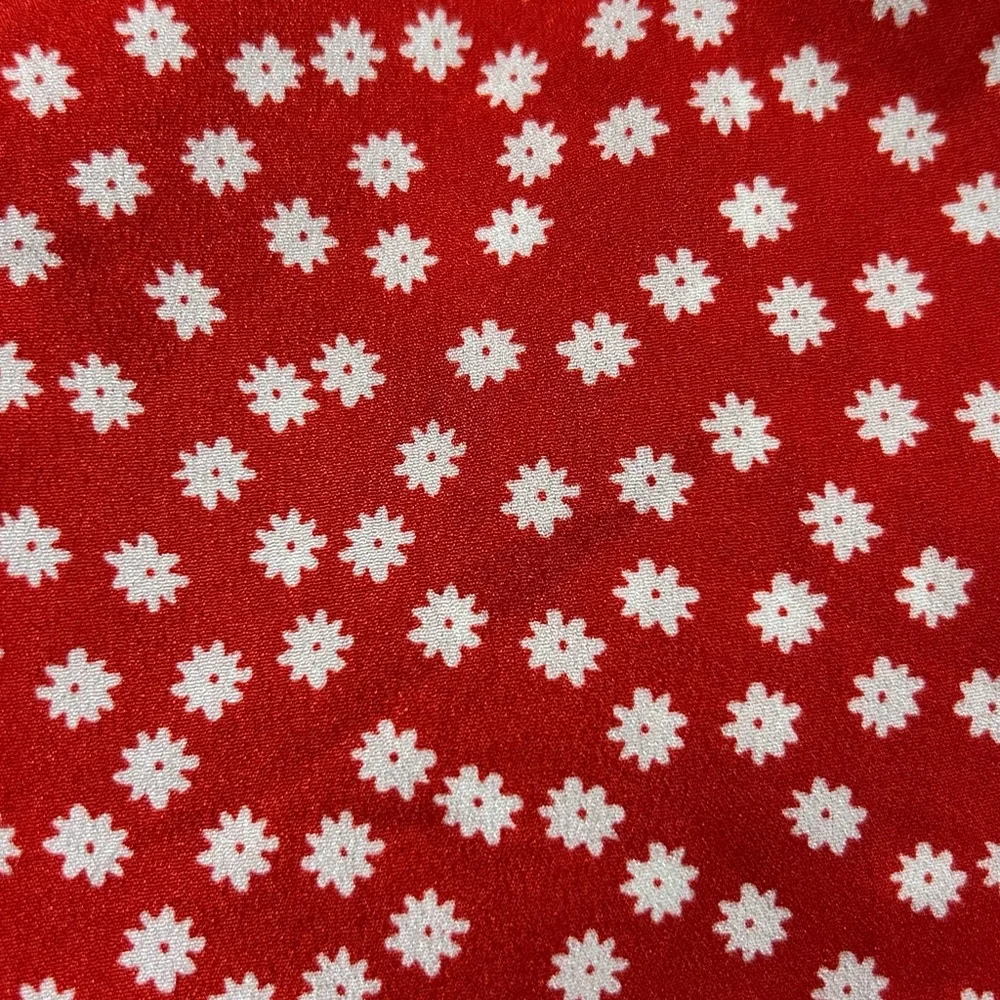 Red  Off-Shoulder Top flowers - Picture 4 of 4